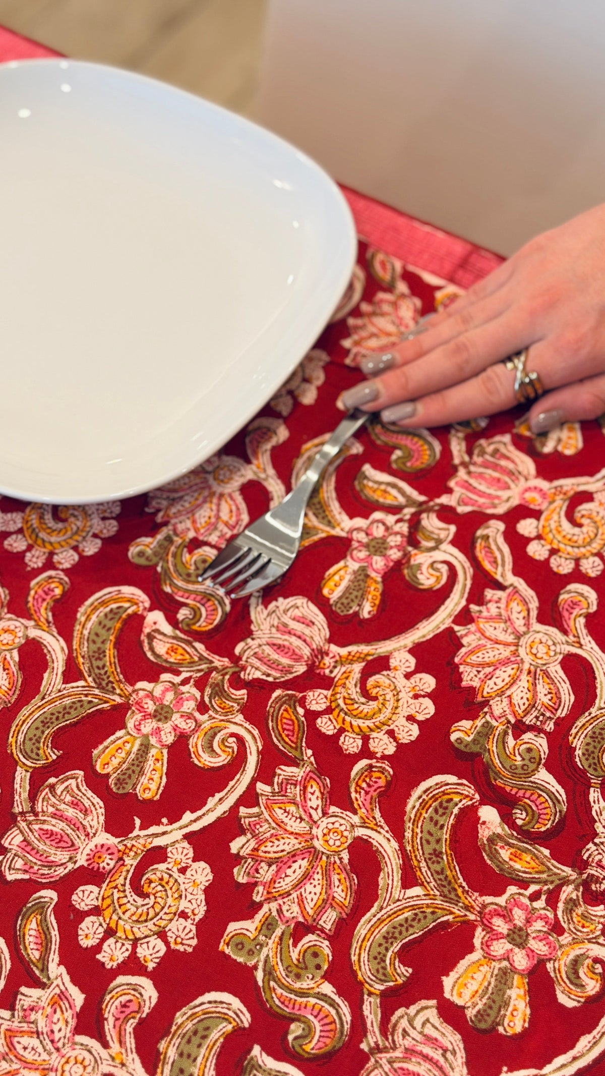Tovaglia d'Arredo e Mezzero in Cotone Block Print – Rosso Botanico 150x220