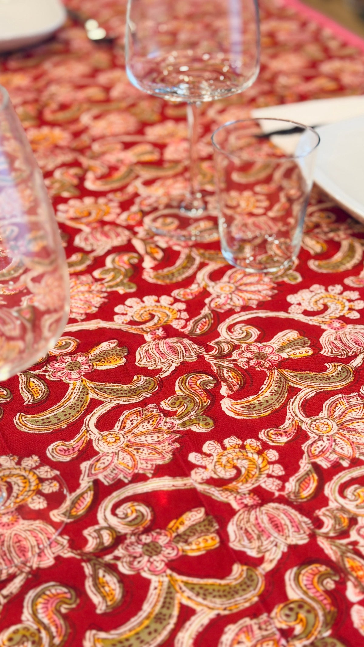 Tovaglia d'Arredo e Mezzero in Cotone Block Print – Rosso Botanico 150x220